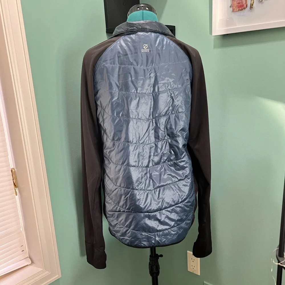 The North Face Men's Lightweight Blue and Black Jacket